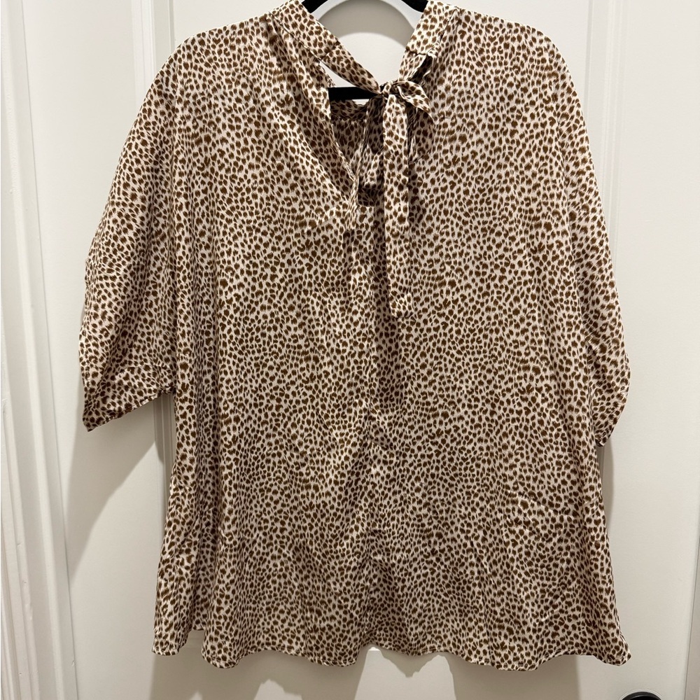 Elegant Leopard Print Blouse for Women - Picture 2 of 2